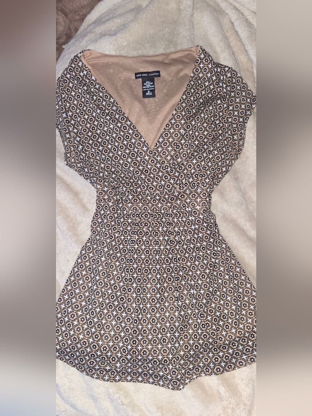 New York & Company Beige Black Cream Geometric Long Top - SMALL
